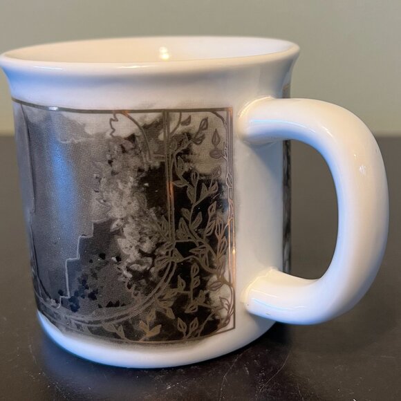 Fairyloot FROM BLOOD AND ASH  Mug ~ Artwork by Avendellart ~ Jennifer Armentrout - Picture 5 of 13